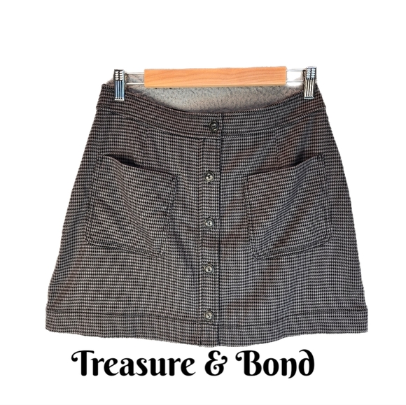 Treasure & Bond Women's Mini Skirt Sz M Black-Gray Houndstooth Front Button - Picture 1 of 10